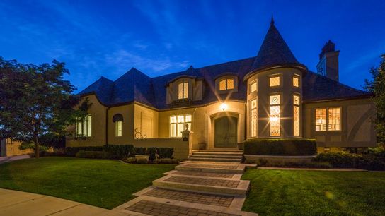 Luxury Home Demand Surges in Dallas–Fort Worth as Park Cities and Preston Hollow Draw Elite Buyers