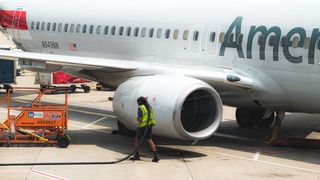 Houston Raises Minimum Wage for 35,000 Airport Workers, Strengthening Jobs at City Airports (Featured)