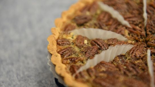 Pecan Pie: The Sweet Taste of Texas Pride Every Newcomer Should Know (Featured)